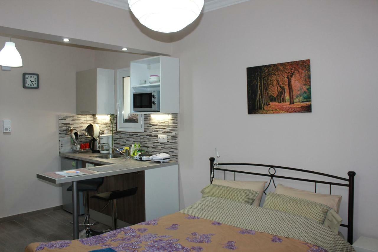 7 Stars Near Metro Daire Atina Dış mekan fotoğraf