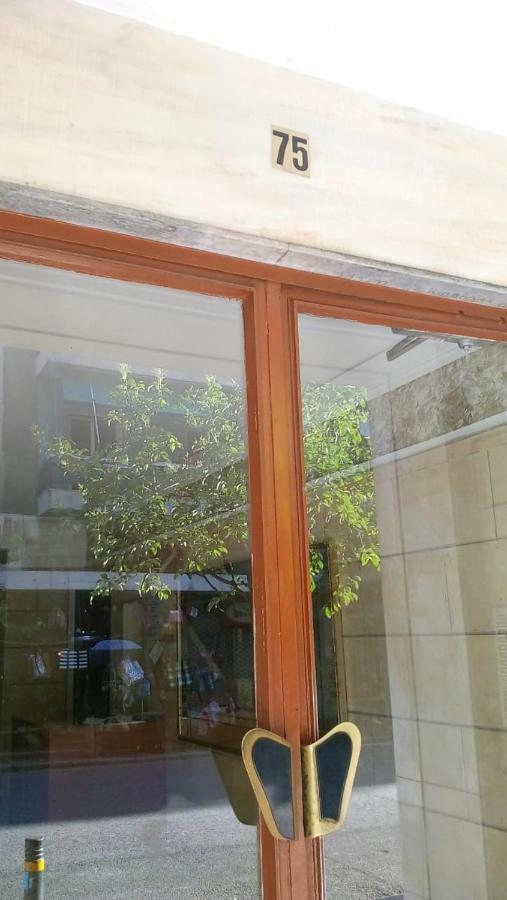 7 Stars Near Metro Daire Atina Dış mekan fotoğraf